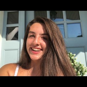 Meet your Posher, Rachele